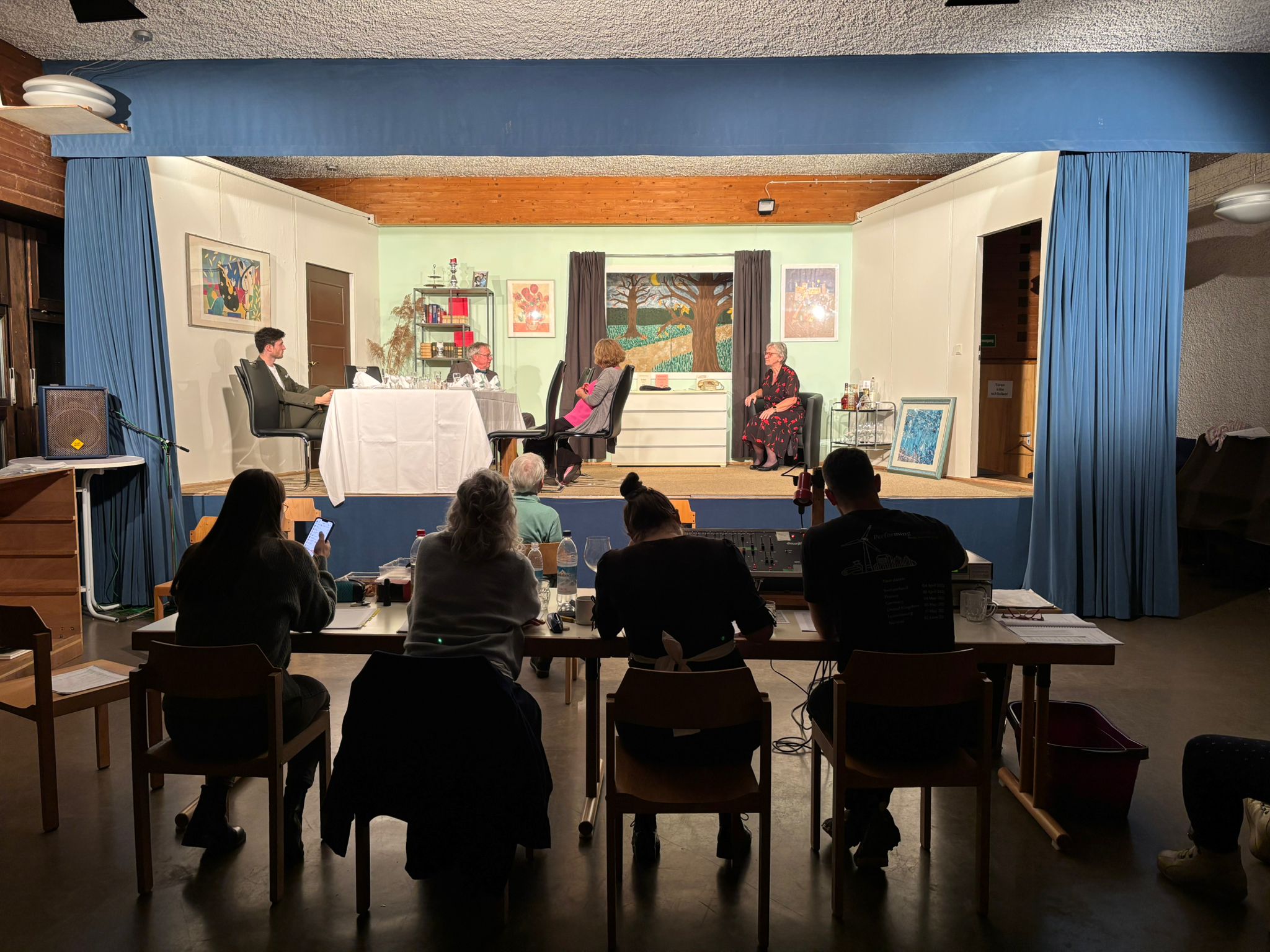 Eine Aufhame der Theatergruppe bei den Proben vom neuen Stück